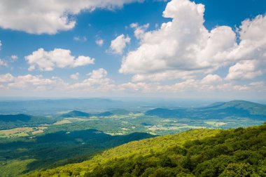Shenandoah Vadisi Shenan yılında ve Blue Ridge dağlarının görünümü