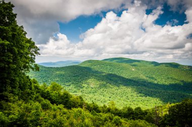 Blue Ridge dağlarının manzarası sürücüden, Shenando görünümünü