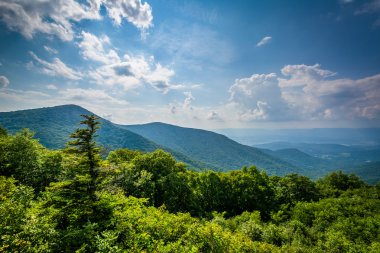 Blue Ridge ve Shenandoah Vadisi Hilal Rock görünümü 