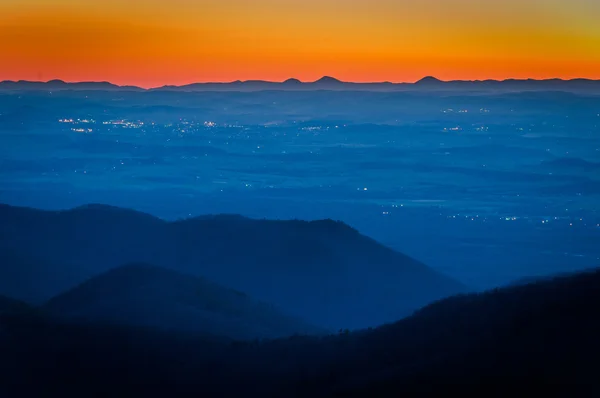 Vista do pôr do sol do Vale do Shenandoah de Blackrock Summit, em S — Fotografia de Stock