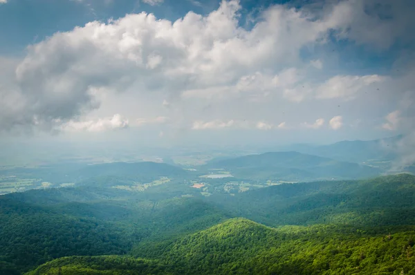 View of the Shenandoah Valley from Little Stony Man Cliffs in Sh — Stock Photo, Image