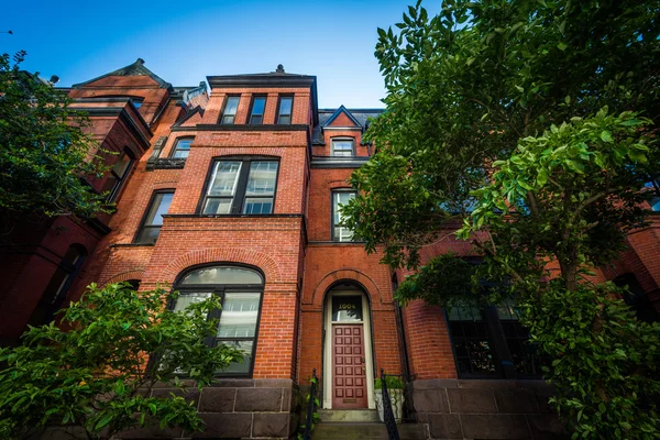 Brick row houses in the West End, Washington, DC. — Stock Photo, Image