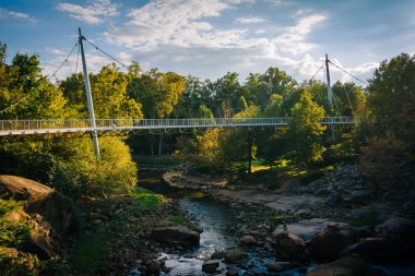Köprü üzerinde sazlık, Falls Park Greenville, Güney Caro