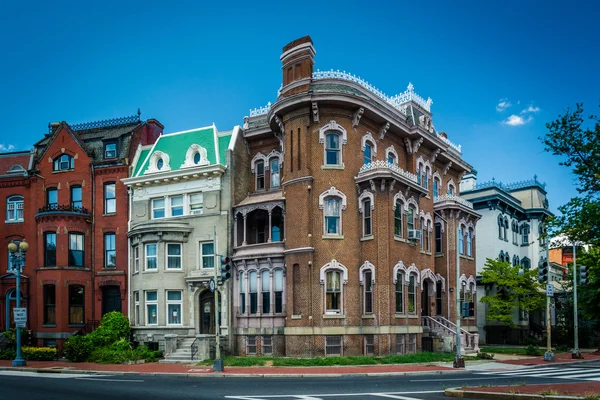 Casas históricas a lo largo de Logan Circle, en Washington, DC . — Foto de Stock