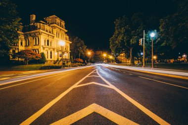 Logan Circle uzun pozlama trafik ve tarihi evler 