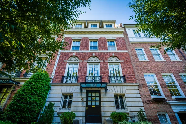 Casas cerca de Dupont Circle, en Washington, DC . — Foto de Stock