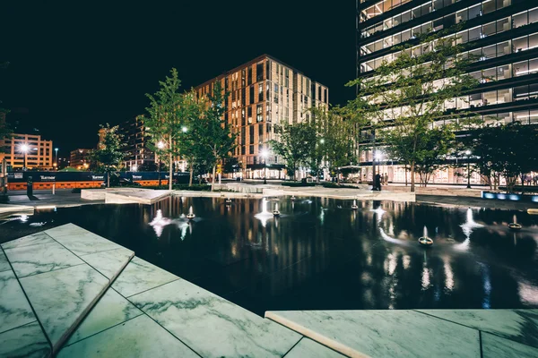 Piscină Clădiri Moderne Timp Noapte Centrul Orașului Washington — Fotografie, imagine de stoc