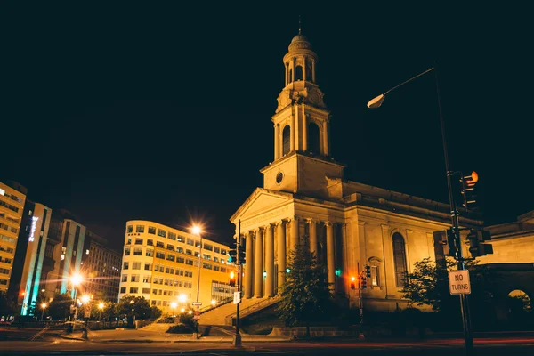 La Iglesia Cristiana de la Ciudad Nacional y Thomas Circle por la noche, i — Foto de Stock