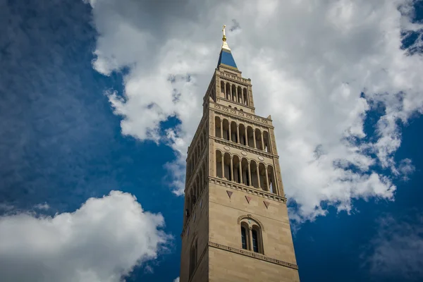 Le clocher de la basilique du sanctuaire national de l'Immacu — Photo