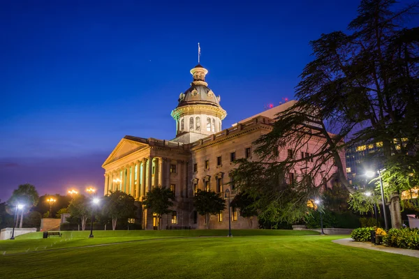 The South Carolina State House in at night, in Columbia, South C — Stock Photo, Image