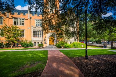 Geçit ve Trinity piskoposluk Katedrali, süt dış