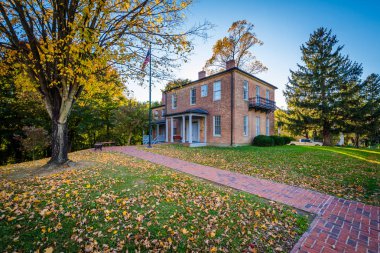 Sonbahar renk ve Storer üniversitede Harpe tarihi bir binada