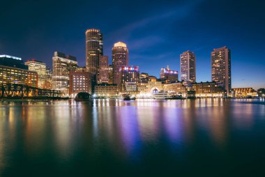Güney Bosto Fort noktasında görüldü Boston manzarası, gece,