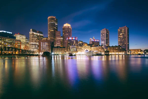 波士顿夜景，看到从南 Bosto 堡点 — 图库照片