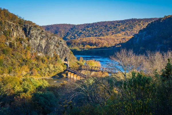 Vista de los puentes ferroviarios y el río Potomac, en Harpers Ferry —  Fotos de Stock