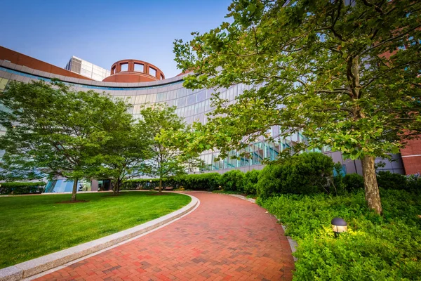 Pasarela y el John Joseph Moakley United States Courthouse, en — Foto de Stock