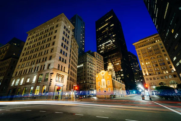 The Old State House and skyscrapers at the intersection of Congr — Stock Photo, Image