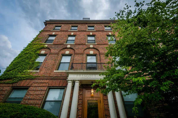 Prescott Hall, en la Universidad de Harvard, Cambridge, Massachusetts — Foto de Stock