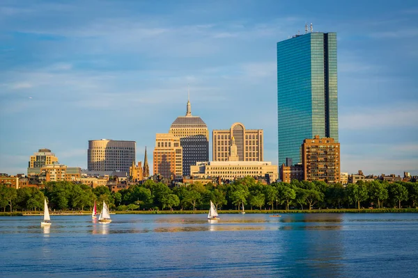 El horizonte de Boston y el río Charles, visto desde Cambridge, Massa —  Fotos de Stock