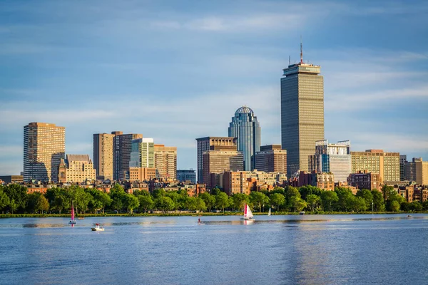 El horizonte de Boston y el río Charles, visto desde Cambridge, Massa —  Fotos de Stock