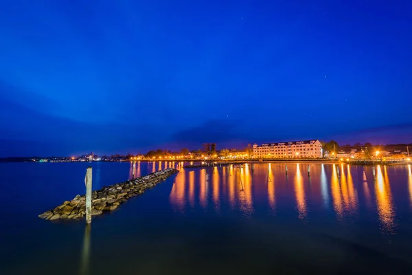 Jetty та берега Норт-Біч в нічний час, в Північний берег, Мар — стокове фото