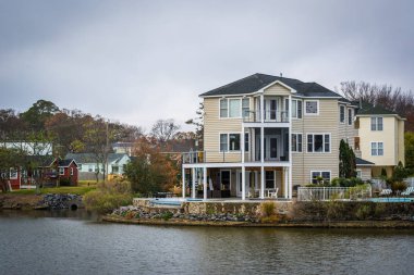 Virginia Beach, Virgini Gölü Holly sahil evleri