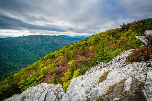 Vista do início do outono das Montanhas Blue Ridge de Hawksbill Mou — Fotografia de Stock