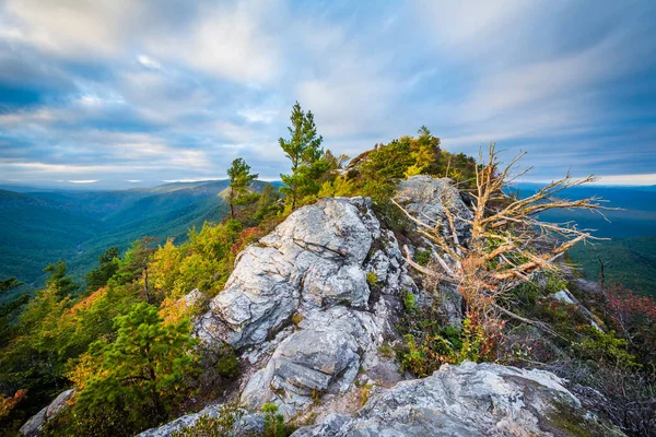 Weergave van de Blue Ridge Mountains van Table Rock, avond op de — Stockfoto