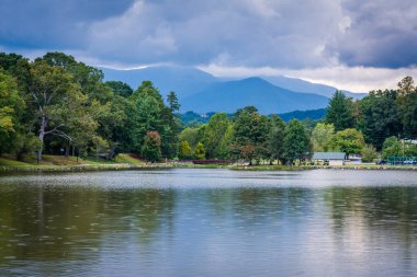 Lake Tomahawk, Black Mountain, Kuzey Karolina.