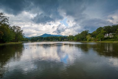 Lake Tomahawk, Black Mountain, Kuzey Karolina.