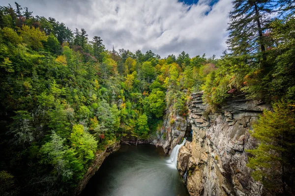 View of Linville Falls, along the Blue Ridge Parkway in North Ca — Stock Photo, Image