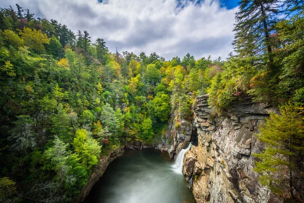 View of Linville Falls, along the Blue Ridge Parkway in North Ca — Stock Photo, Image