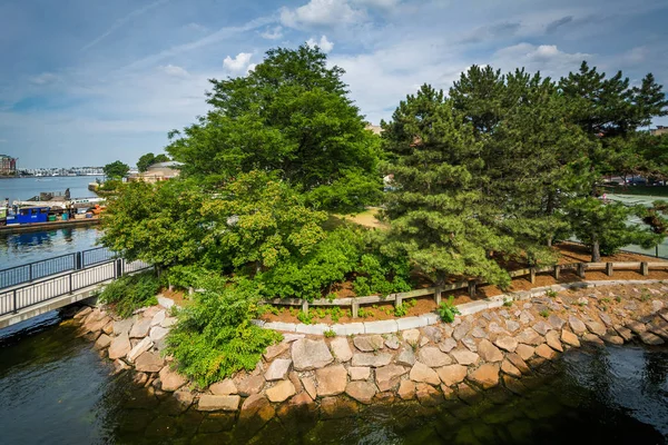 공원의 왕자 스트리트, 보스턴, M의 찰스 강에 따라 보기 — 스톡 사진