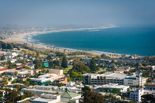 Vista del centro di Ventura e della costa del Pacifico da Grant Park , — Foto Stock