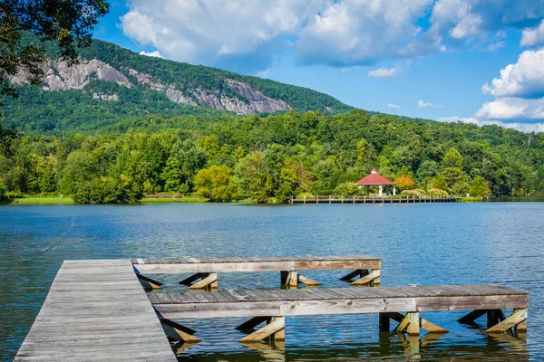 Bryggor i Lake Lure, i Lake Lure, North Carolina. — Stockfoto