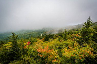Black Rock, büyükbaba Dağı, üzerinden Kuzey erken sonbahar görüntülemek