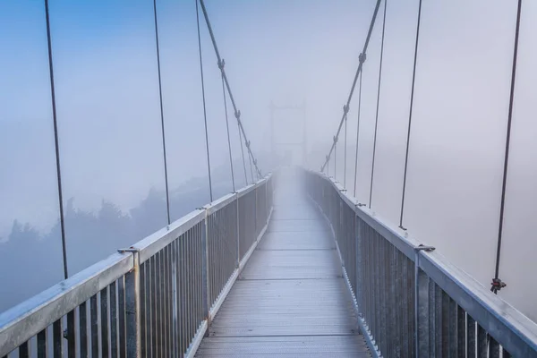 Mile High Swinging bron i dimma, på farfar berg, N — Stockfoto