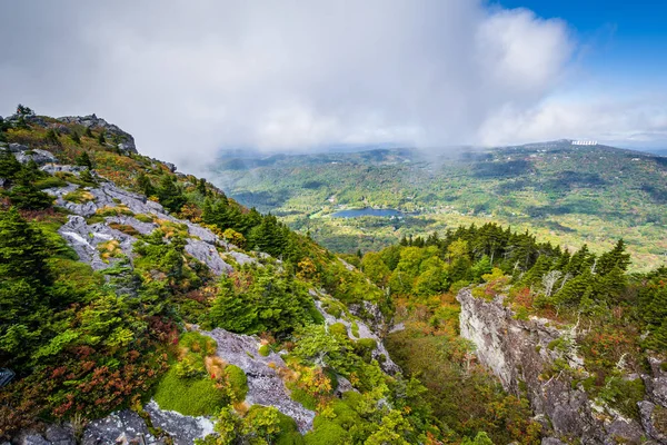 View of the rugged landscape of Grandfather Mountain, near Linvi — Stock Photo, Image