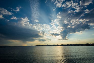 Göl Norman Ramsey Creek Park, Cornelius üzerinde dramatik gökyüzü