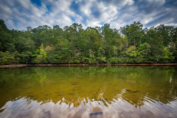 Beautiful clouds over Lake Norman, at Lake Norman State Park, No — Stock Photo, Image