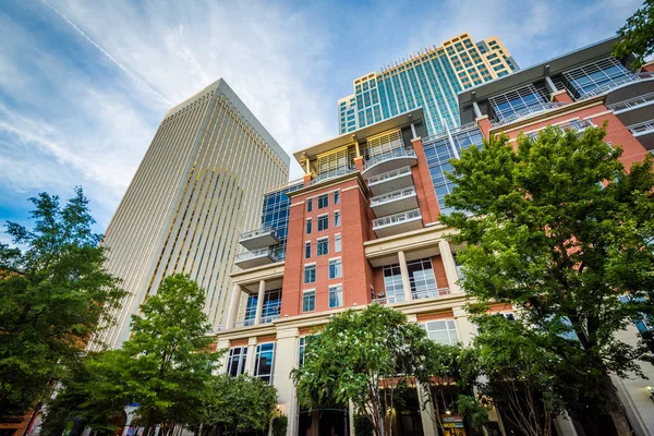 Buildings at The Green in Uptown Charlotte, North Carolina. — Stock Photo, Image