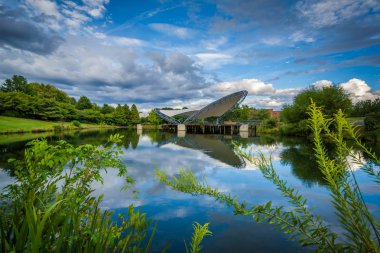 Göle Senfoni Park, Charlotte, Kuzey üzerinde dramatik gökyüzü