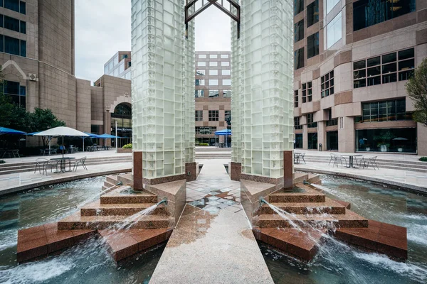 Fountains and park in Uptown Charlotte, North Carolina. — Stock Photo, Image