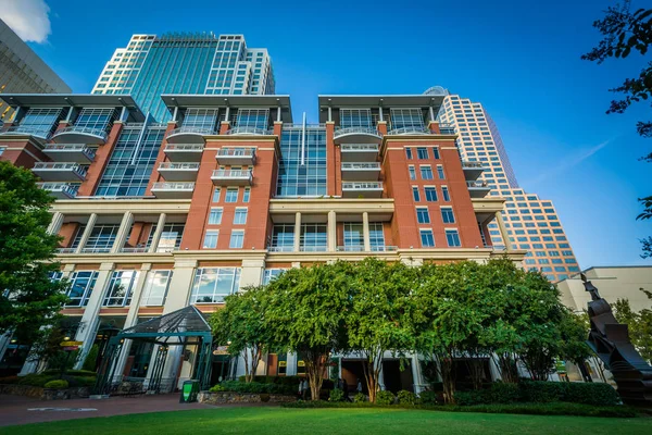 Modern binalar ve Green, şehir dışına Charlotte, Kuzey Carol