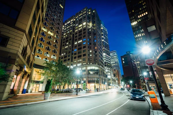 Buildings and street at night, in the Financial District, Boston — Stock Photo, Image