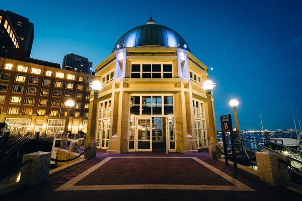 Pavilion at night, at Rowes Wharf, in Boston, Massachusetts. — Stock Photo, Image