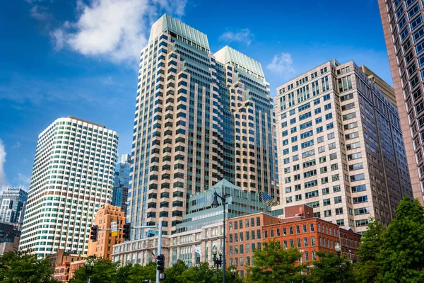 Rascacielos modernos en el distrito financiero, en Boston, Massach —  Fotos de Stock