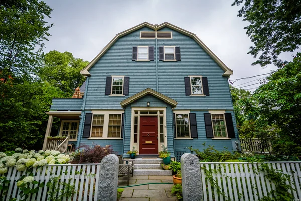 House, Cambridge, Massachusetts Harvard Square yakınındaki.