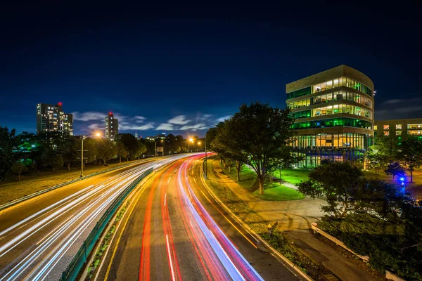 Soldater fältet Road och byggnader vid Harvard Business School, i — Stockfoto