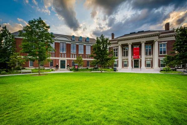 Gelişmiş çalışma gün batımında, Harvard'da Radcliffe Enstitüsü — Stok fotoğraf